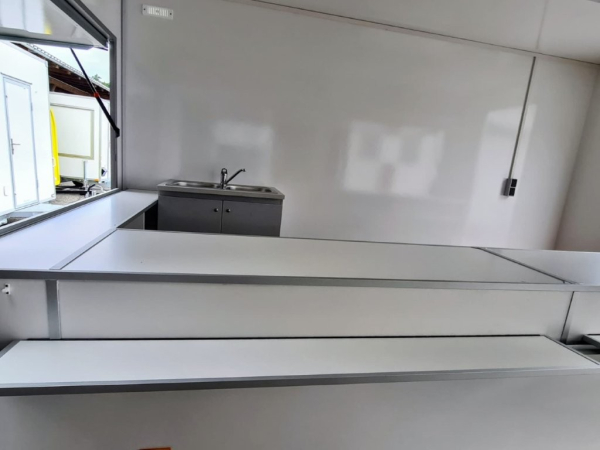 Verkaufsanhänger & Food Trailer „Basic 422023-2 A“ kaufen – Ihr kompakter Partner für den Erfolg